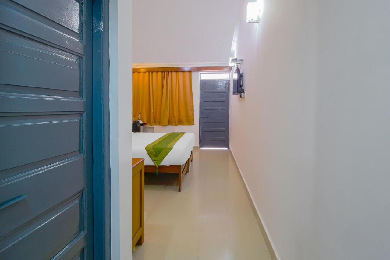 Treebo Trip La Portuguesa Hotel Candolim Exterior photo